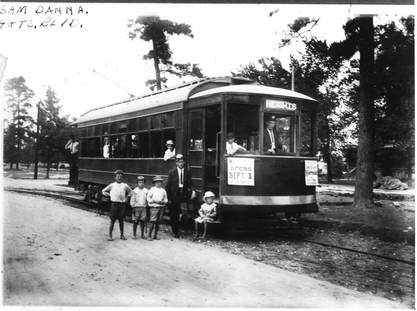 Houston Heights streetcar operator with local kids A Curious Histonian